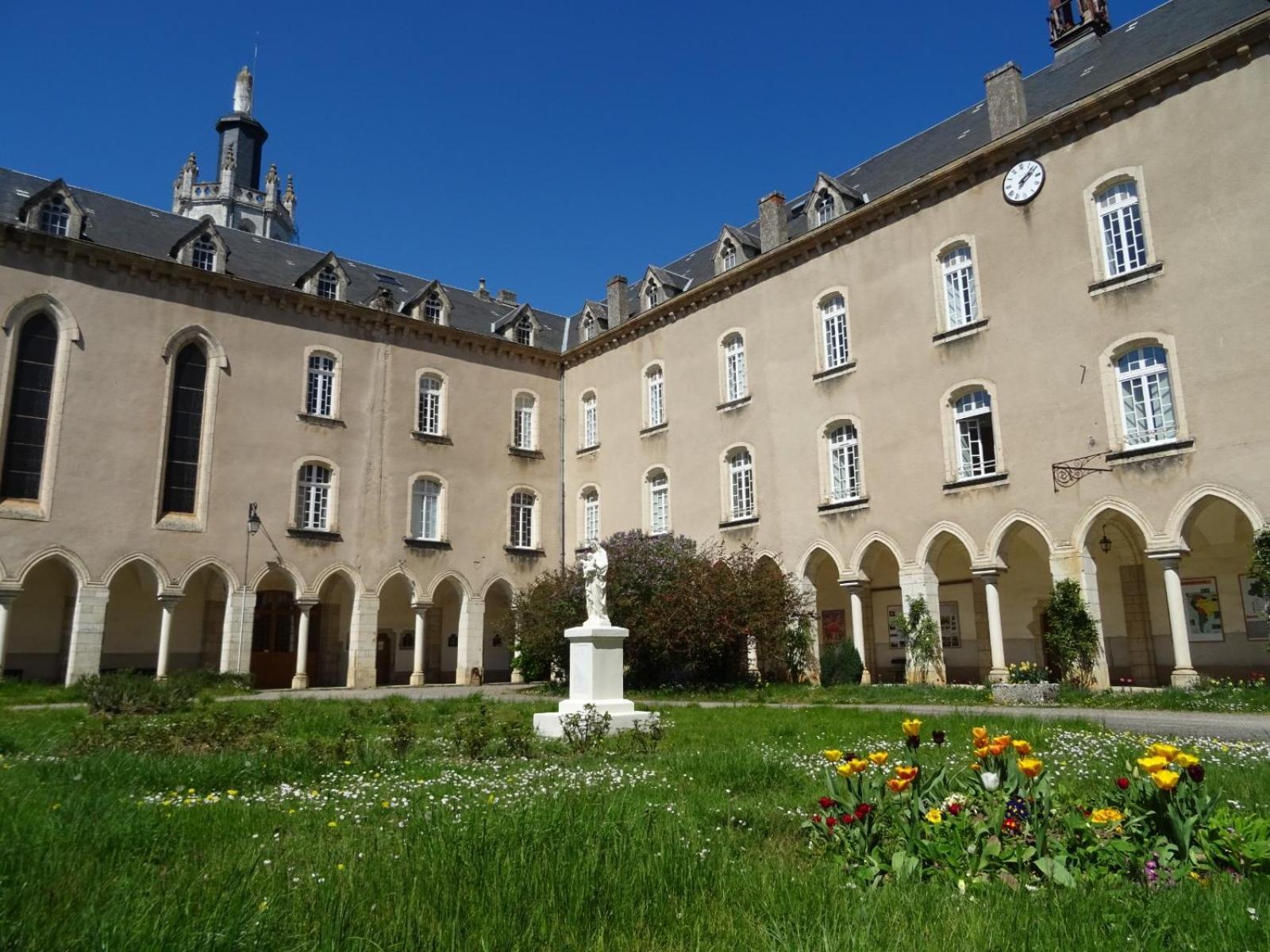 Le Grand Couvent De Gramat Hotel Екстериор снимка